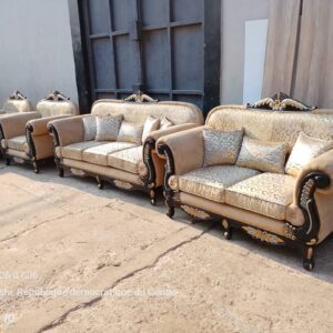 Luxurious, classic-style living room sofa set